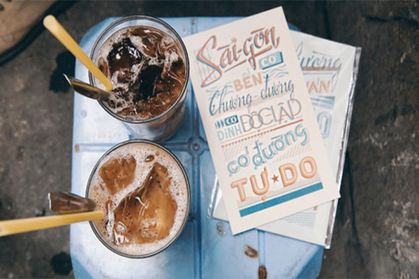 Người uống cà phê theo dòng lịch sử